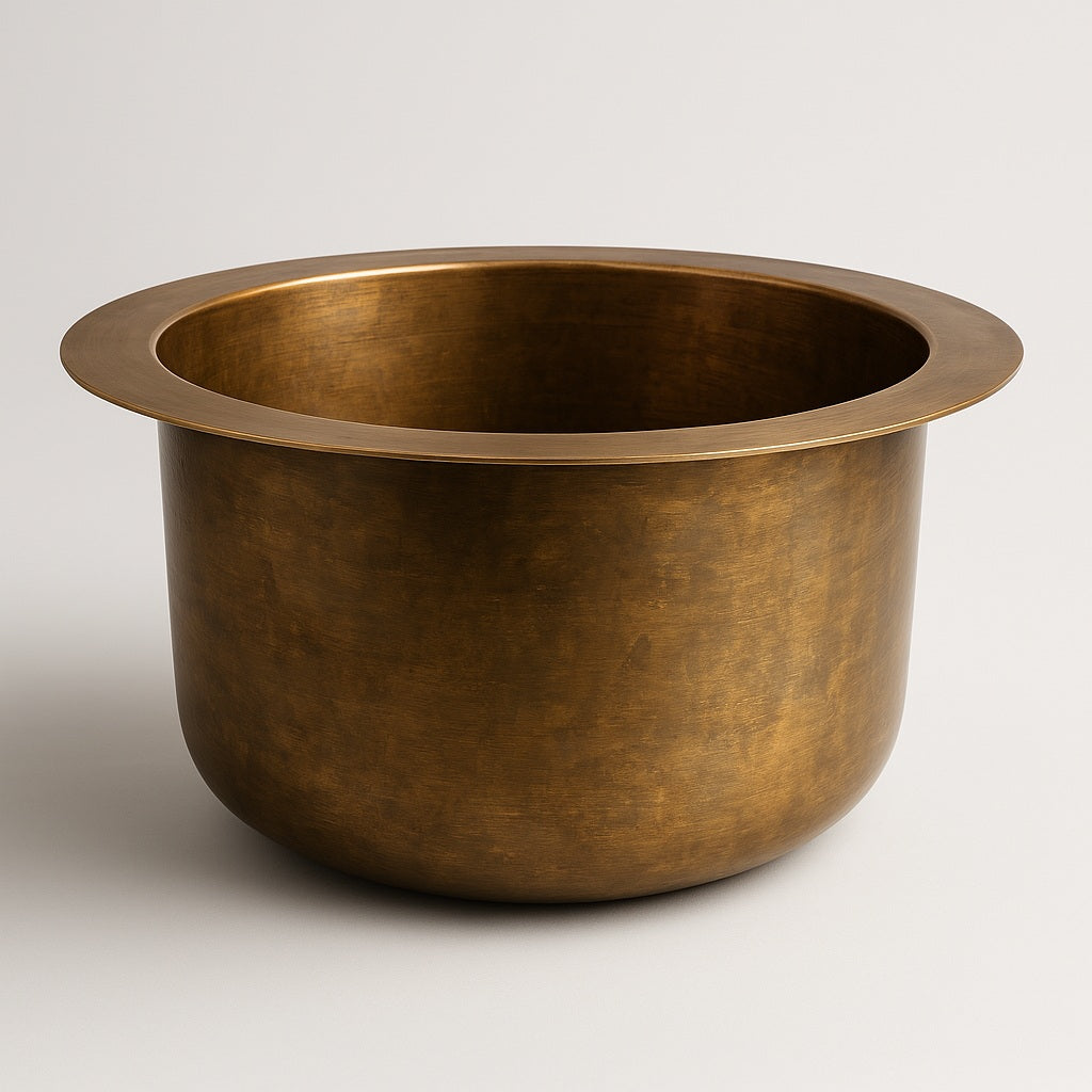 round brass sink with vintage patina - Amoretti Brothers