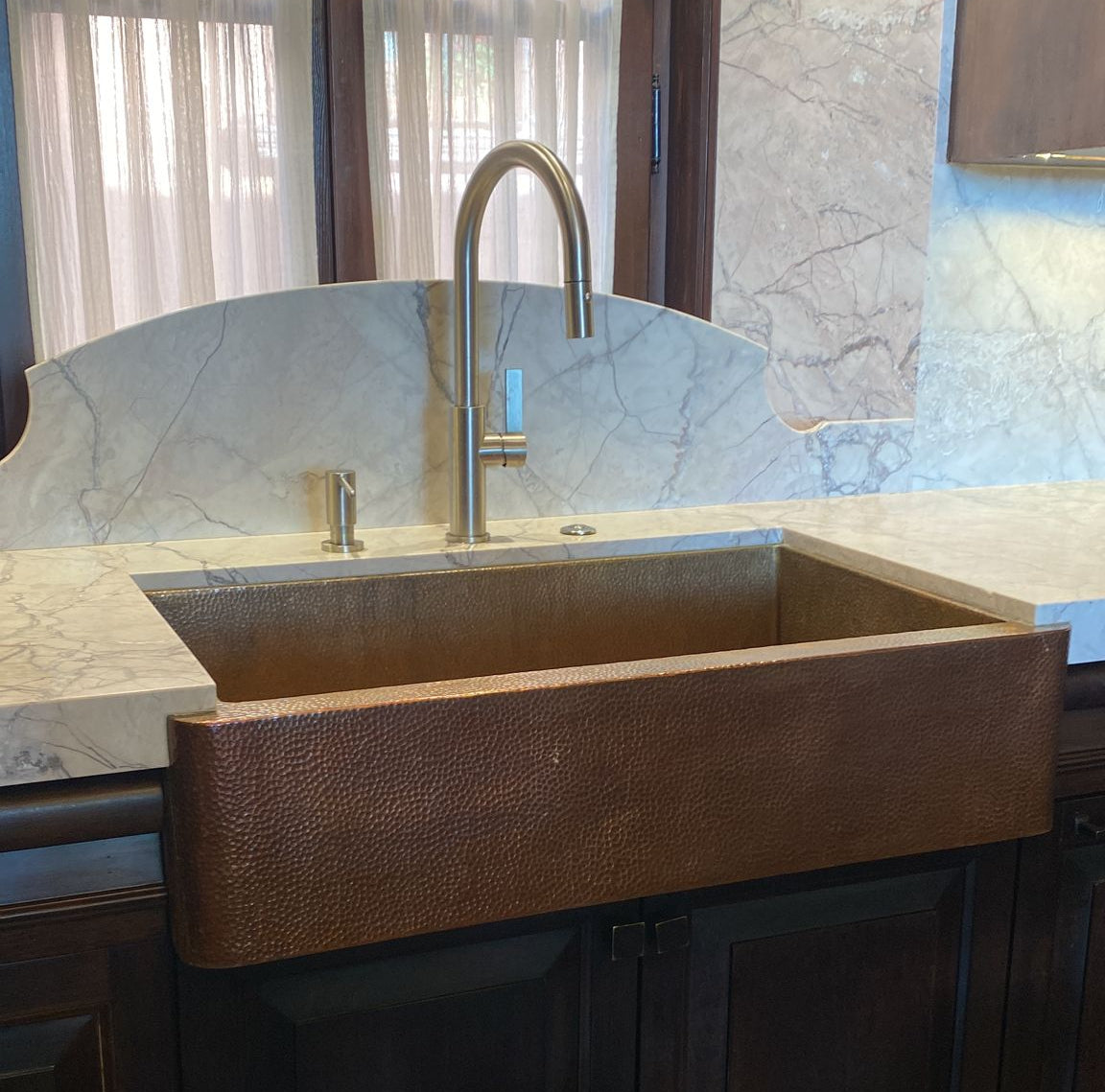 farmhouse copper range hoodby Amoretti Brothers